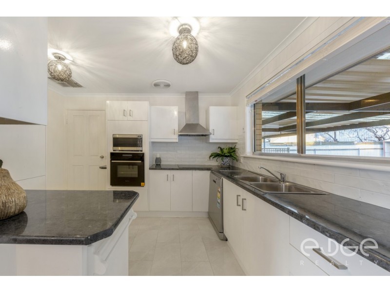 32 Francis Crescent, Salisbury Heights SA 5109