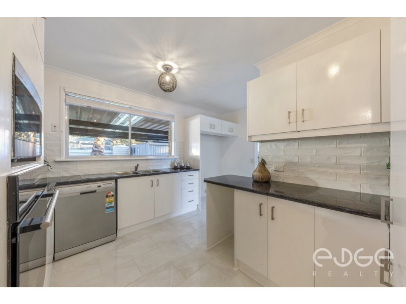 32 Francis Crescent, Salisbury Heights SA 5109