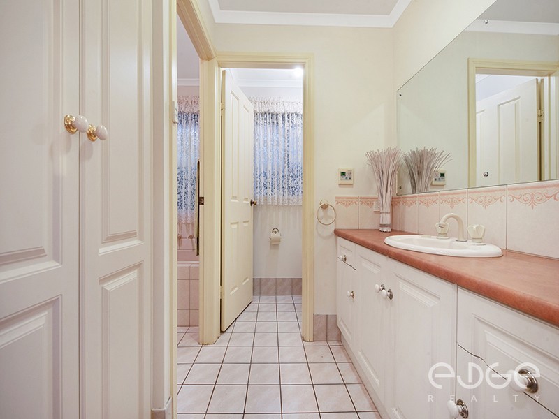 16 Witt Way, Evanston Park SA 5116