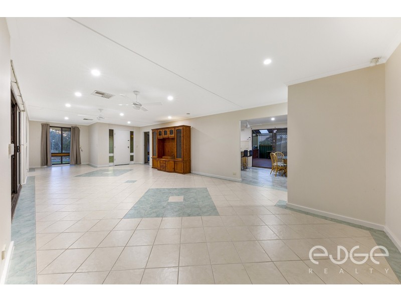 2 Granada Avenue, Gulfview Heights SA 5096