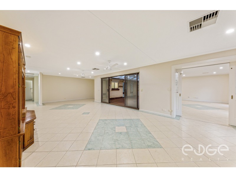 2 Granada Avenue, Gulfview Heights SA 5096