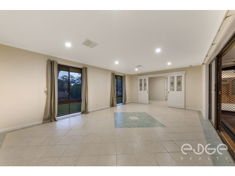 2 Granada Avenue, Gulfview Heights SA 5096