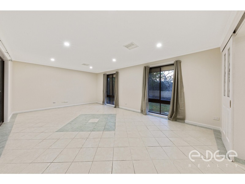 2 Granada Avenue, Gulfview Heights SA 5096