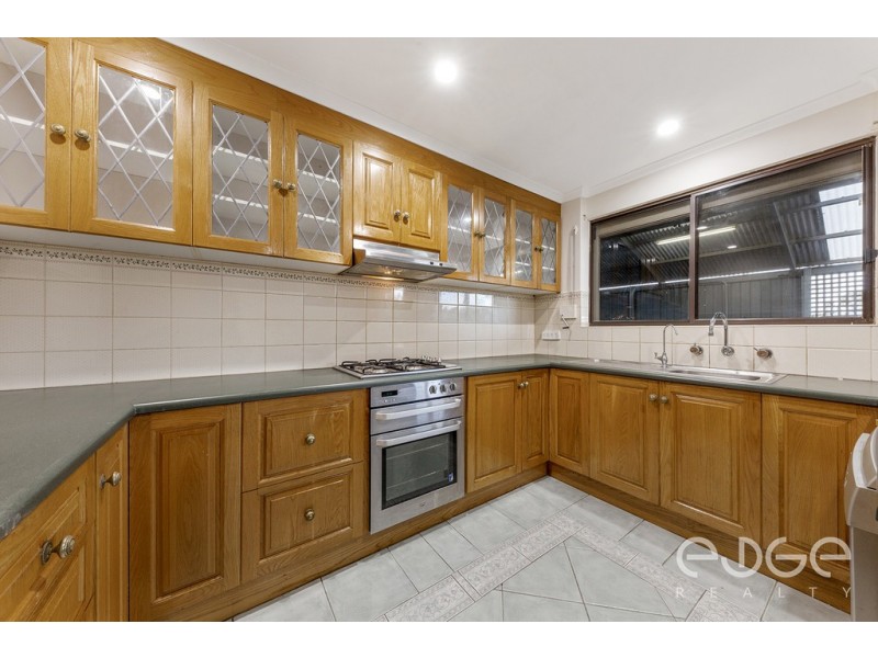 2 Granada Avenue, Gulfview Heights SA 5096