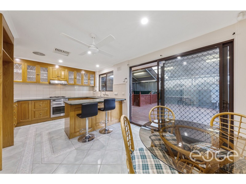 2 Granada Avenue, Gulfview Heights SA 5096