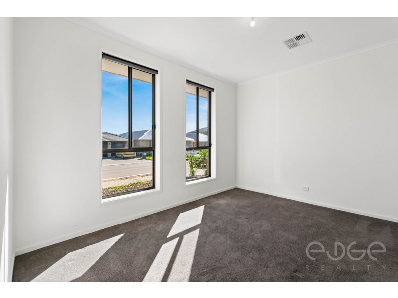 8 Oxford Avenue, Salisbury Heights SA 5109