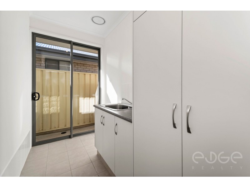 8 Oxford Avenue, Salisbury Heights SA 5109