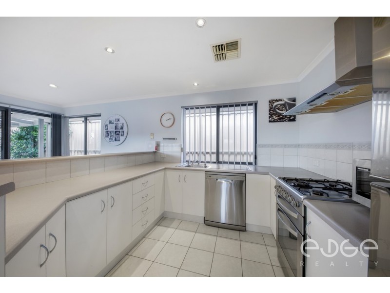 4 Amadeus Court, Greenwith SA 5125