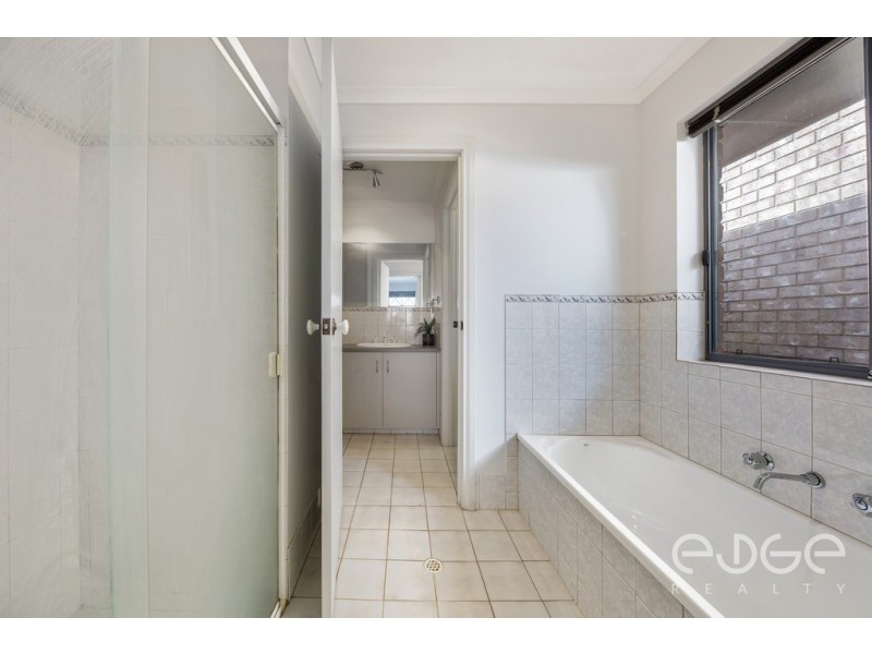 4 Amadeus Court, Greenwith SA 5125