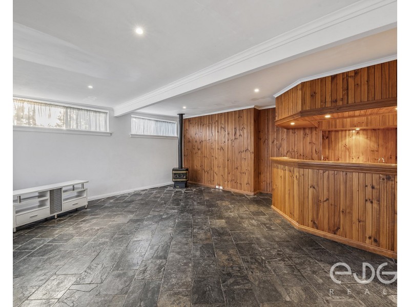 2 Far View Crescent, Ridgehaven SA 5097