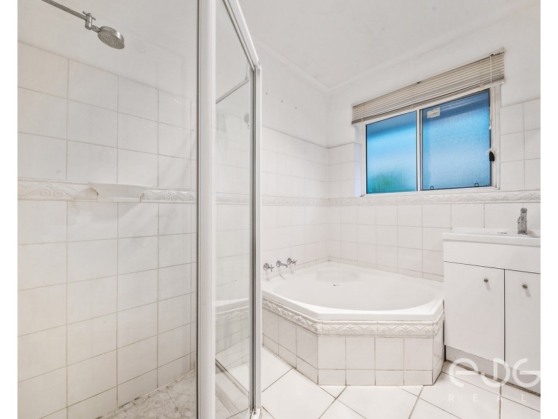 2 Far View Crescent, Ridgehaven SA 5097