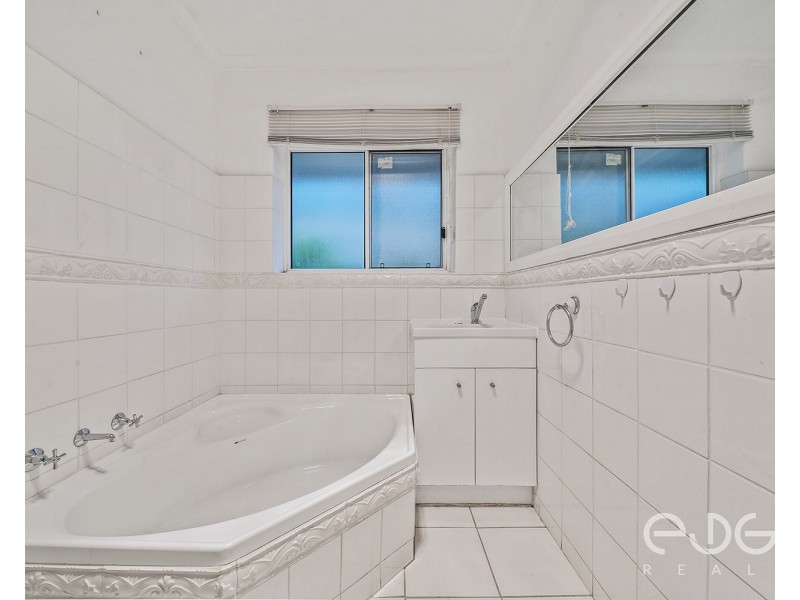 2 Far View Crescent, Ridgehaven SA 5097