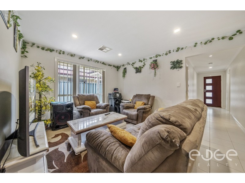 16 Orange Parade, Munno Para West SA 5115
