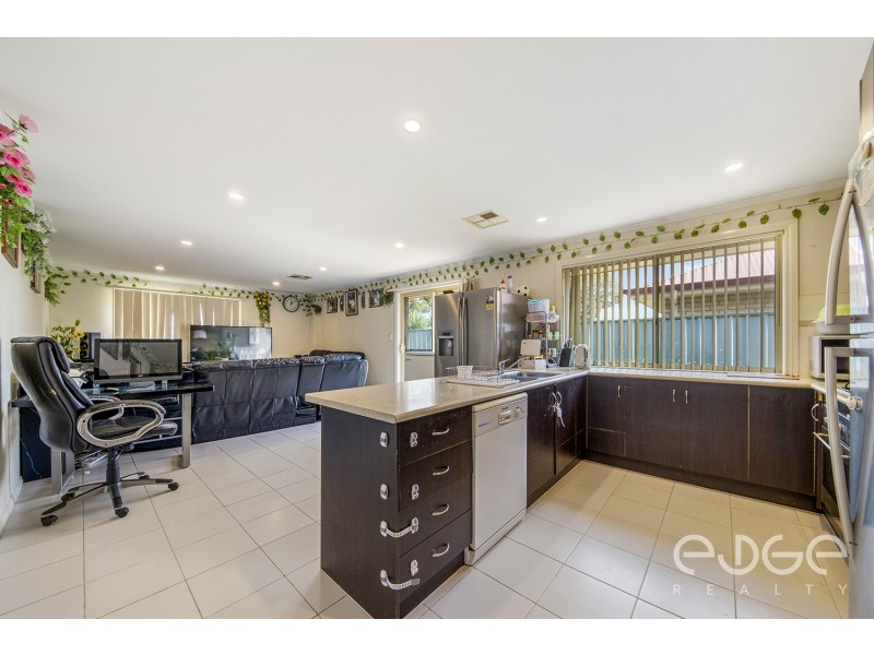 16 Orange Parade, Munno Para West SA 5115