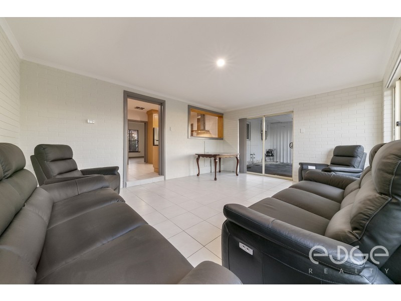 22 Penner Crescent, Para Hills SA 5096