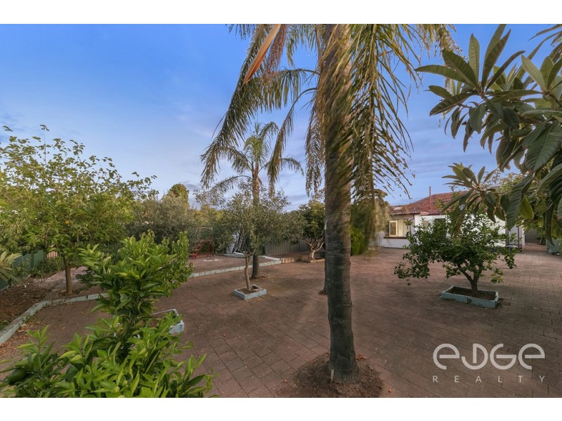 22 Penner Crescent, Para Hills SA 5096