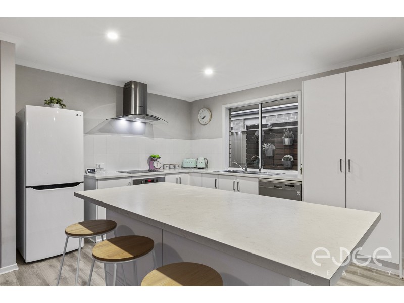 24 Carbone Drive, Munno Para West SA 5115