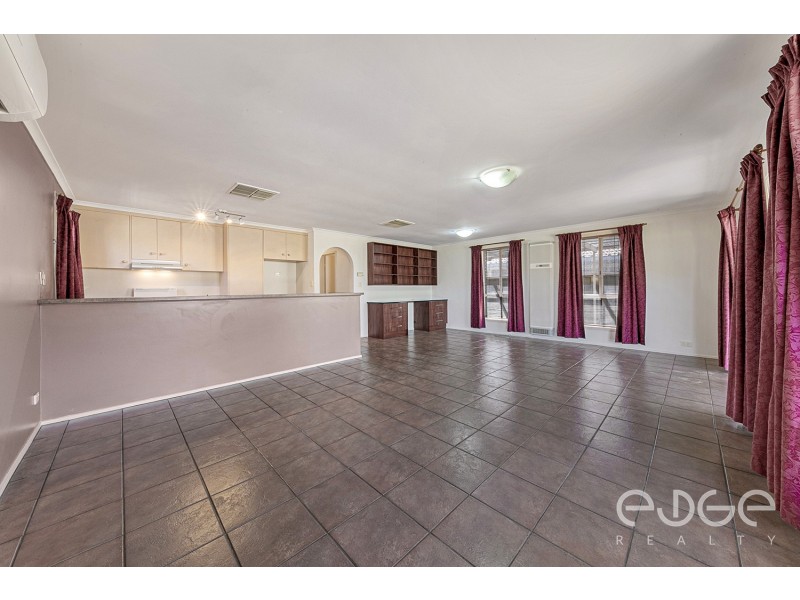 14 Hughes Street, Andrews Farm SA 5114