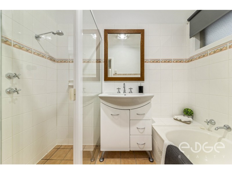 33 Telford Crescent, Modbury Heights SA 5092