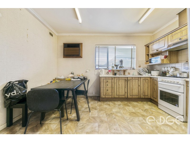 8 Ian Avenue, Para Hills West SA 5096