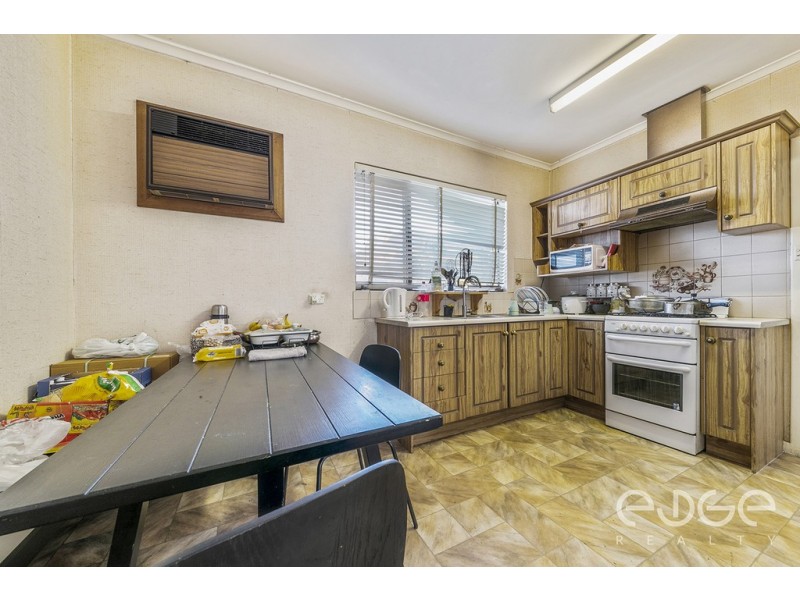 8 Ian Avenue, Para Hills West SA 5096