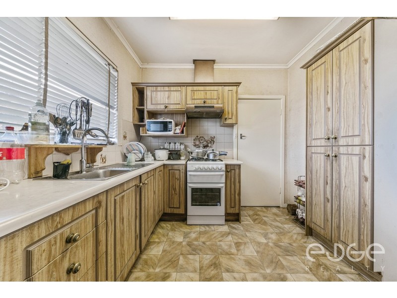 8 Ian Avenue, Para Hills West SA 5096