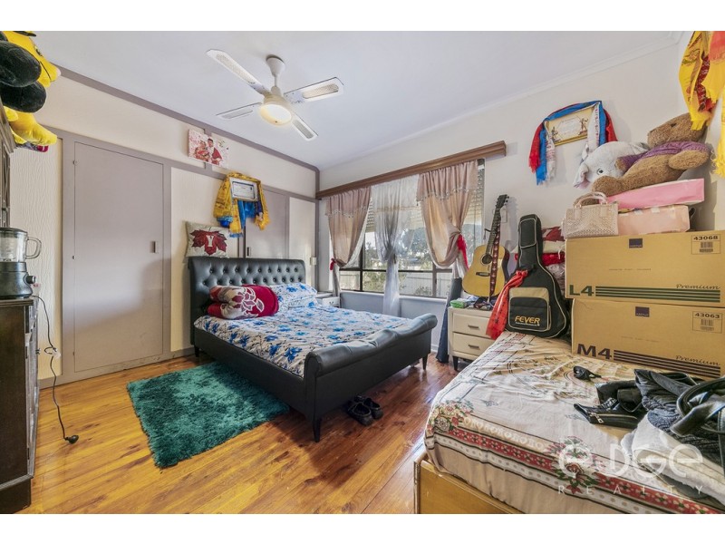 8 Ian Avenue, Para Hills West SA 5096