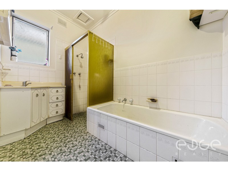 8 Ian Avenue, Para Hills West SA 5096