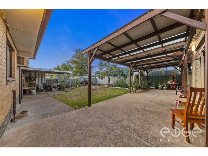 8 Ian Avenue, Para Hills West SA 5096