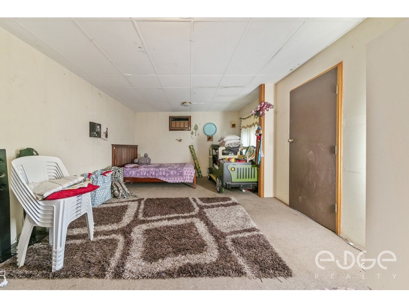 8 Ian Avenue, Para Hills West SA 5096