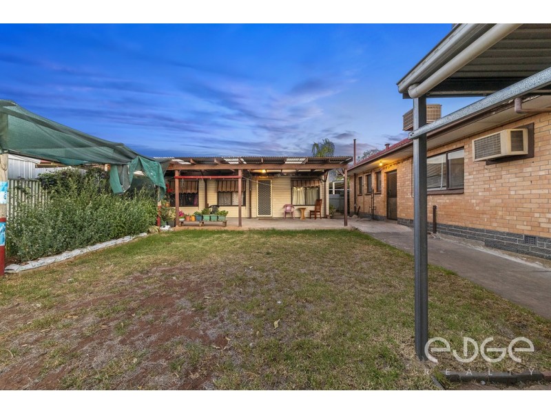 8 Ian Avenue, Para Hills West SA 5096