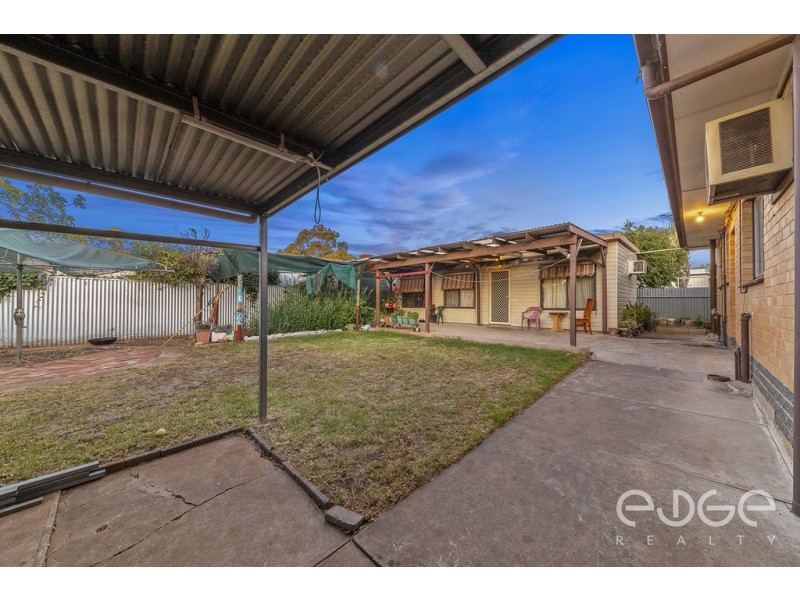 8 Ian Avenue, Para Hills West SA 5096