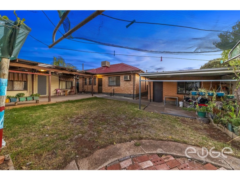 8 Ian Avenue, Para Hills West SA 5096