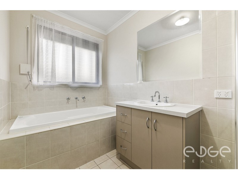 4 Dolcetto Street, Andrews Farm SA 5114