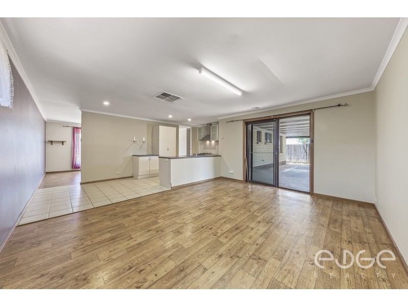 24 Kensington Way, Burton SA 5110