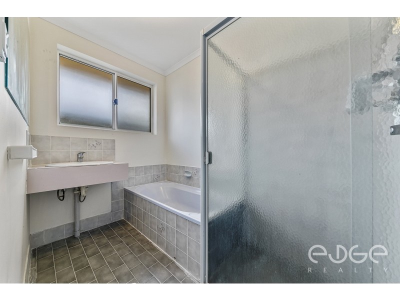 42 McQueen Court, Paralowie SA 5108