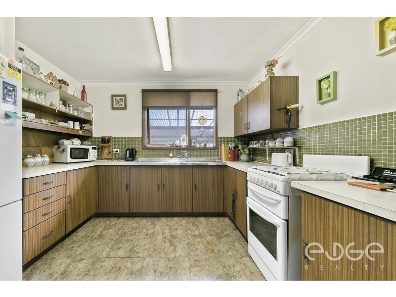 33 Cardnell Crescent, Elizabeth East SA 5112
