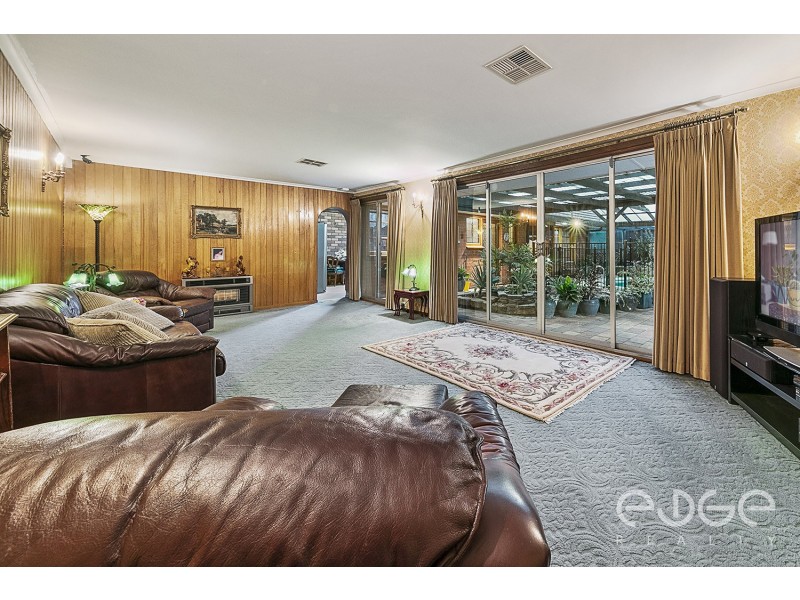 10 Dorian Street, Para Vista SA 5093