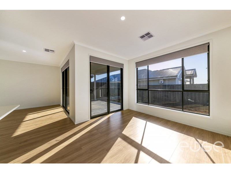 15 Broadwater Place, Blakeview SA 5114