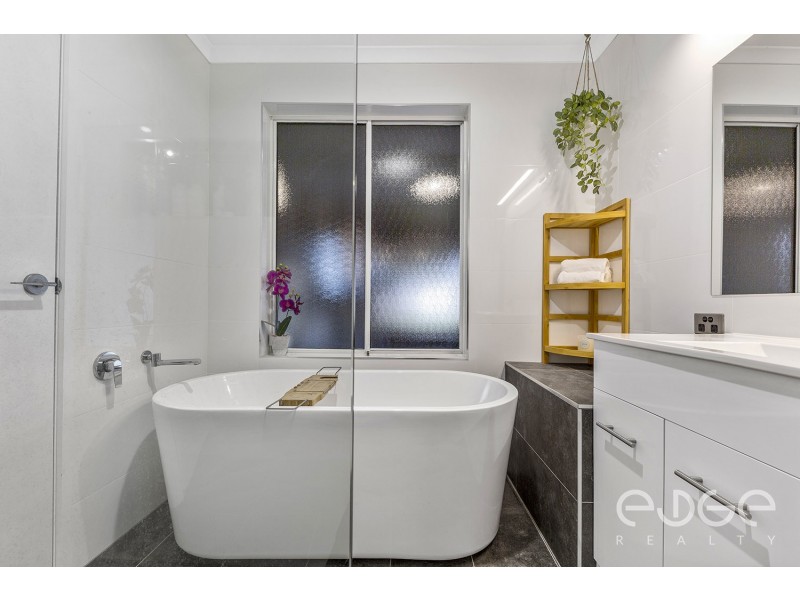 65 Canterbury Drive, Salisbury Heights SA 5109