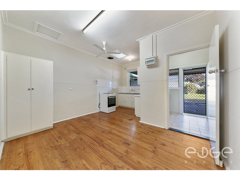 24 Durdin Road, Elizabeth Vale SA 5112