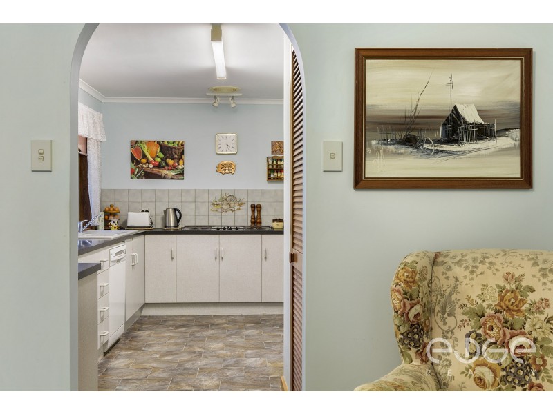 20 Coachhouse Drive, Gulfview Heights SA 5096