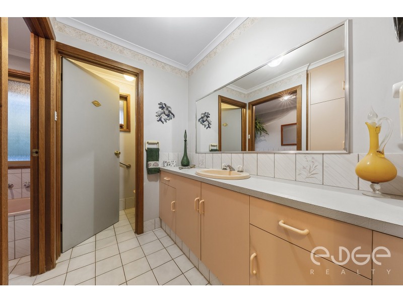 20 Coachhouse Drive, Gulfview Heights SA 5096