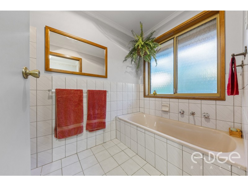 20 Coachhouse Drive, Gulfview Heights SA 5096