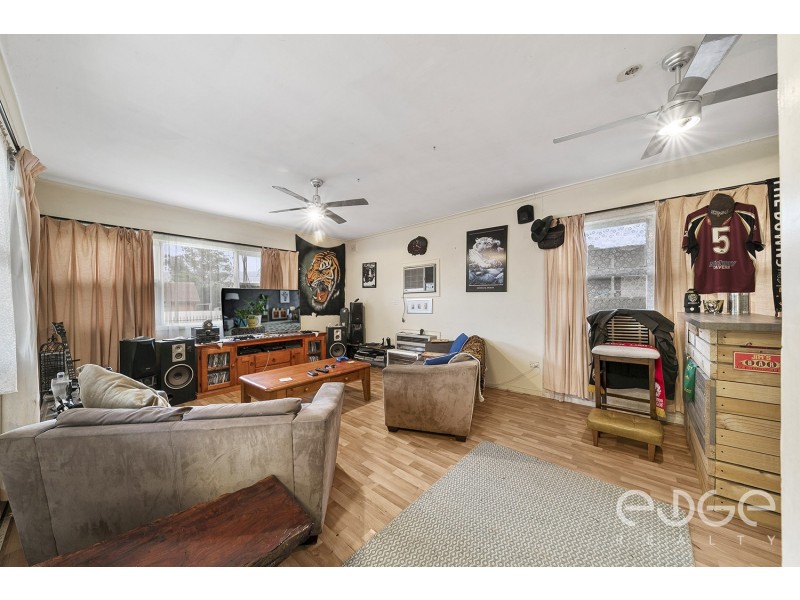 64 St Leonard Crescent, Elizabeth Downs SA 5113