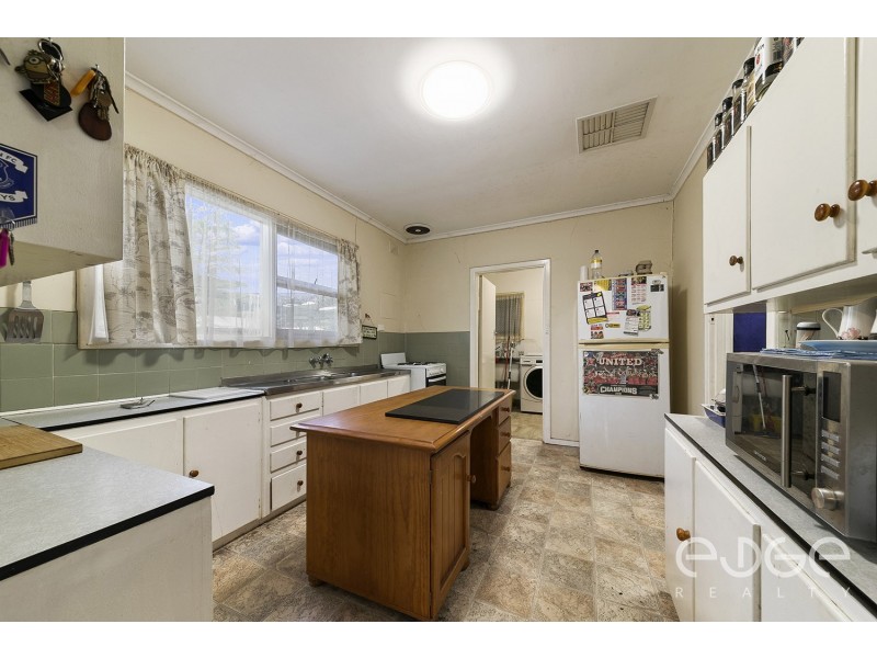 64 St Leonard Crescent, Elizabeth Downs SA 5113