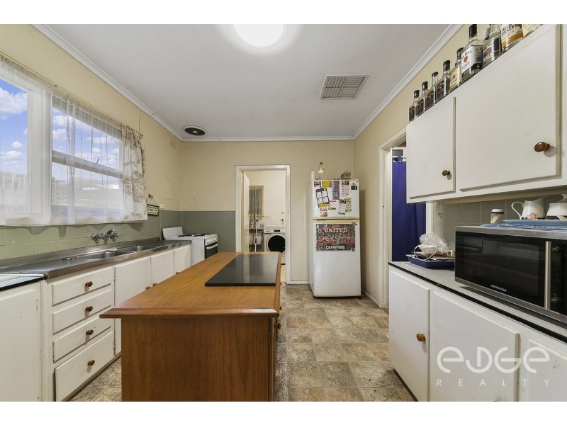 64 St Leonard Crescent, Elizabeth Downs SA 5113