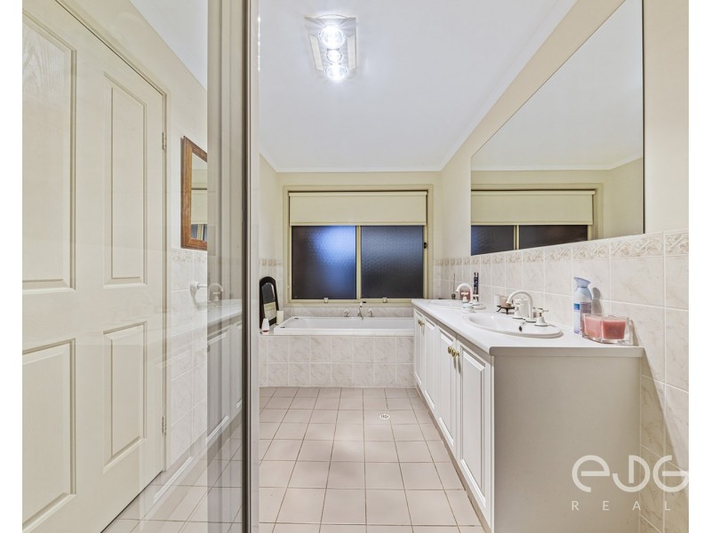 15 St George Court, Andrews Farm SA 5114