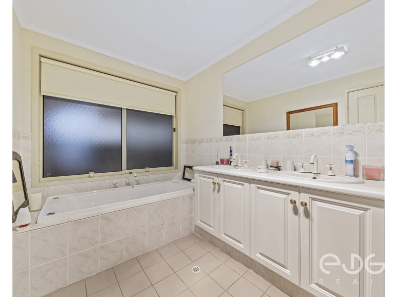 15 St George Court, Andrews Farm SA 5114