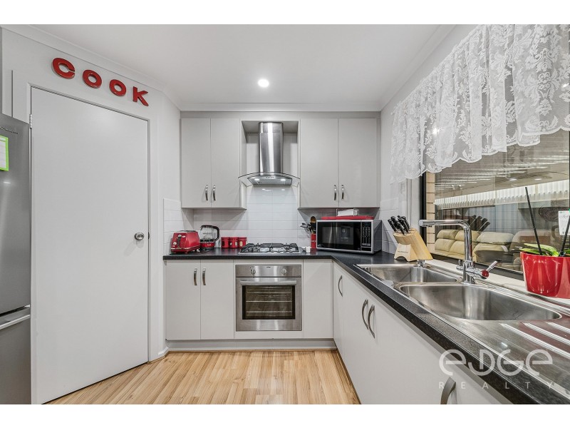 11 Alexandrina Crescent, Andrews Farm SA 5114